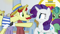 Flam pointing at Rarity S8E16