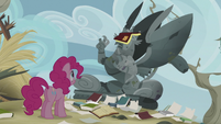 Pinkie sees the statue of King Grover S5E8