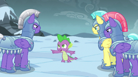 Spike commands group of guards to search west S6E16