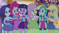 Twilight and friends together at the carnival EG2
