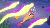 Scootaloo singing under the electric eels S8E6