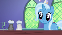 Trixie sees the salt shaker is unchanged S7E2