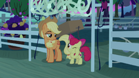 Apple Bloom does 'cupcake in my eye' motion S9E10