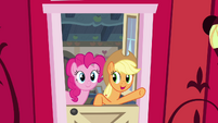 Applejack -smell that sweet Apple air- S4E09