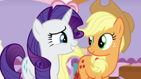 Applejack agreeing with Rarity S7E9