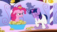 Pinkie Pie sticking out of sponges S1E20