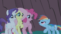 Rainbow Dash about to scare friends S1E02