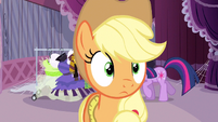 Applejack comprehending the help S3E13