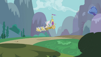 Celestia's chariot comes in for a landing S1E10