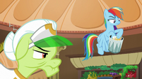 Rainbow throws the nachos in the trash S8E5