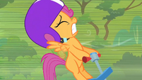 Scootaloo stopping her scooter S1E23