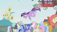 "RRRRRUUUUUNNNNN!" (Wait for us, Twilight)