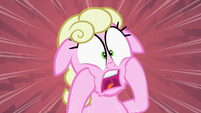 A mare whose scream sounds like Rarity's scream from Swarm of the Century.