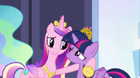 Cadance wraps hoof around Twilight S4E25