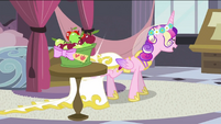 Chrysalis as Cadance kicking the table S2E26