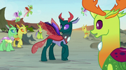 Pharynx looking at his new form S7E17