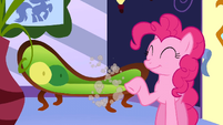 Pinkie Pie have fun S2E18