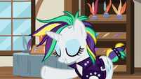 Rarity "I can look good on the outside" S7E19