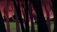 Scootaloo running through the forest S3E06