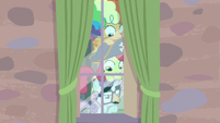 Sweetie Belle pops up from under Apple Bloom S7E8