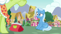 Trixie confused by Granny's purse throw S7E2
