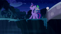 Twilight and Spike looking up S5E26