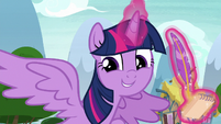 Twilight outstretches her wings S8E24