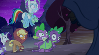 Main cast see a pony in a cloak S5E21