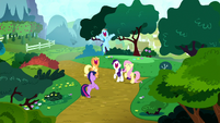 Main ponies excited to go to Yakyakistan S8E18