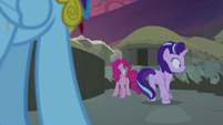 Pinkie Pie and Starlight see the earth splitting S7E26