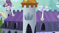 Fans blowing around the castle rooftops S9E4