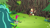 Gloriosa Daisy looks down at Pinkie and Applejack EG4