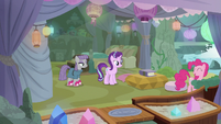 Pinkie Pie leaving Starlight and Maud alone S7E4