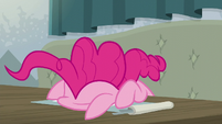 Pinkie dives onto her plate face-first S6E12