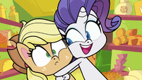 Rarity hugging Applejack PLS1E5b