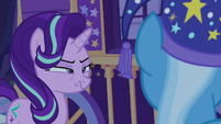 Starlight Glimmer looks at Trixie suspiciously S6E25