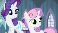 Sweetie Belle looking at the door S4E19