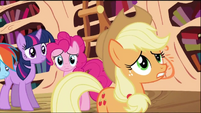 Applejack worried S02E03