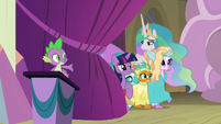 Ocellus, Smolder, and Silverstream go on stage S8E7