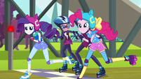 Rarity and Pinkie take off from the starting line EG3