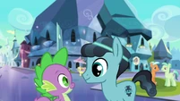Spike and Crystal Hoof tour the Empire S6E16