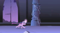 Twilight charging through the throne room S1E02