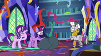 Twilight, Starlight, and Zecora feel sorry for Rarity S7E19