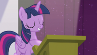 Twilight "is in good hooves" S5E25