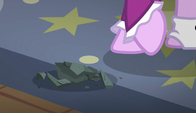 Coal cracks into pieces at Snowfall's hooves S6E8