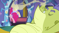 Sludge smelling Pinkie Pie's snacks S8E24