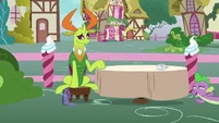 Spike excuses himself from Thorax again S7E15.png (923 KB)