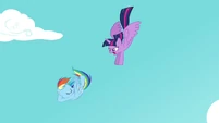 Rainbow seems very calm when she's falling without flying.