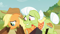 Applejack and Granny Smith sad S03E08