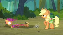 Scootaloo freaks out S3E06